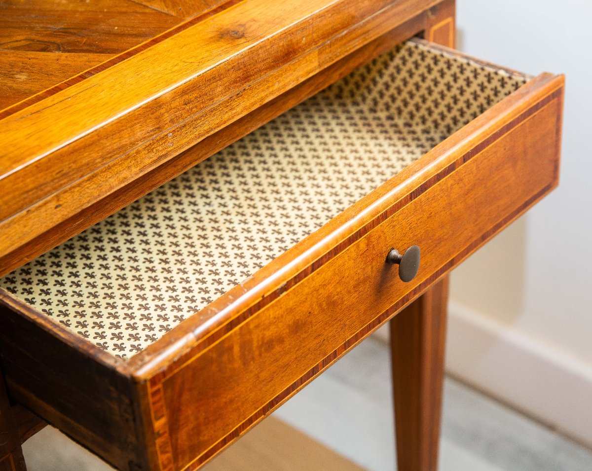 Petite table de jeu en noyer, style Directoire, XIXe siècle-photo-1