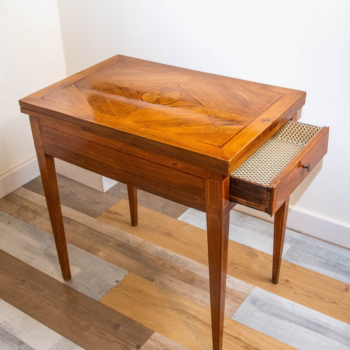 Petite table de jeu en noyer, style Directoire, XIXe siècle-photo-2