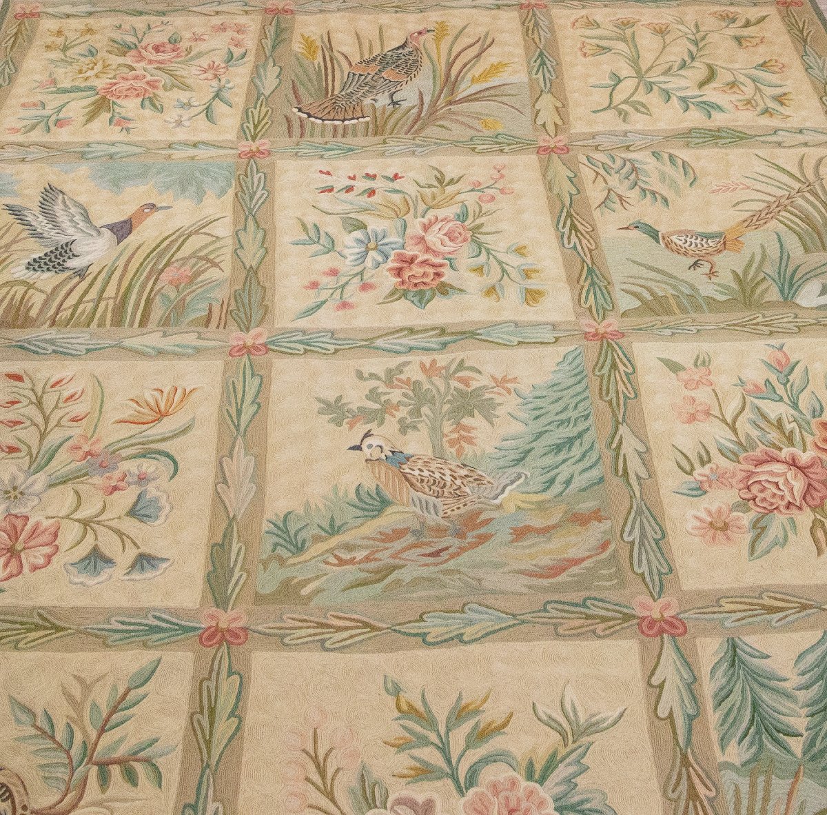 Tapisserie / Tapis, en laine, « Faune et flore », première moitié du XXe siècl-photo-2