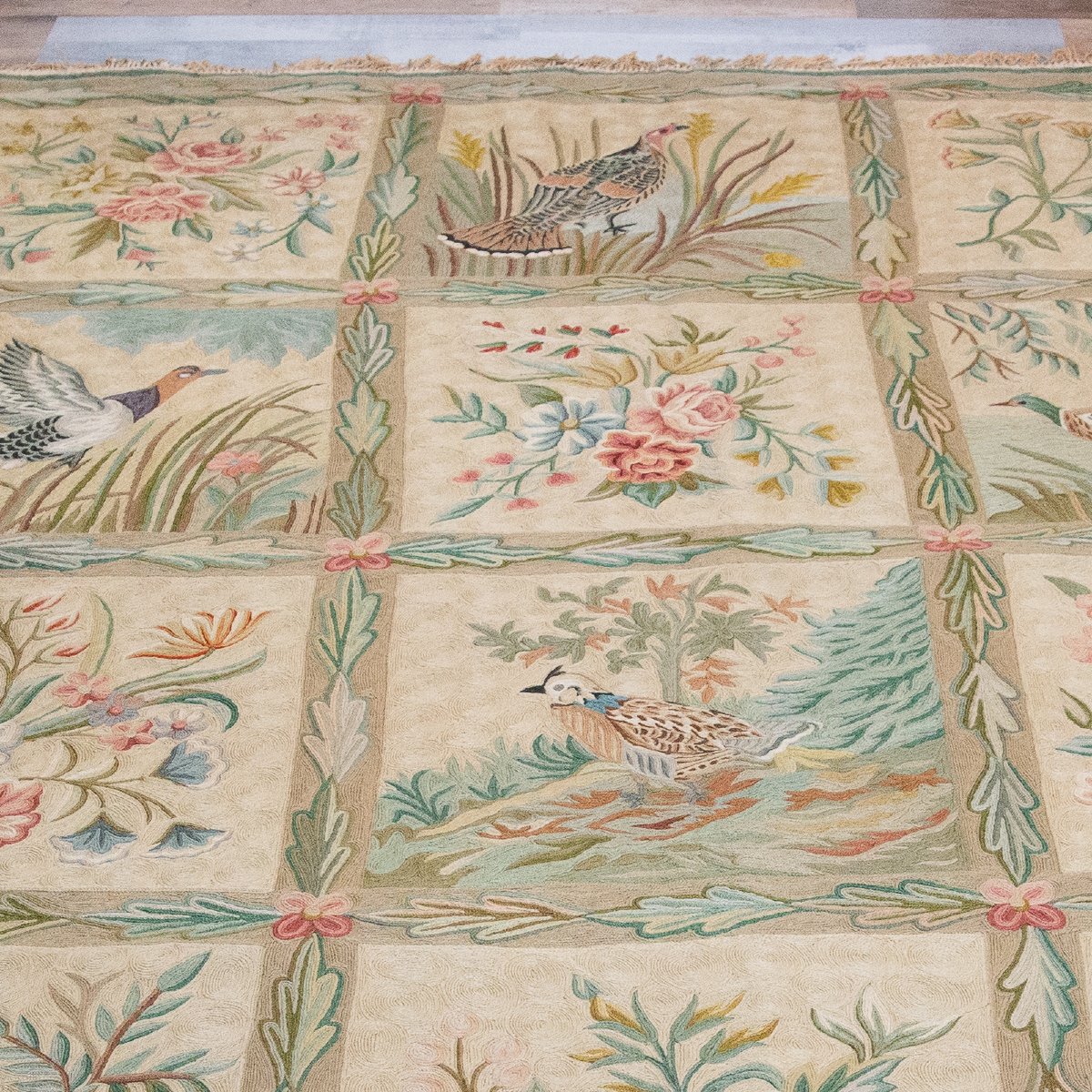 Tapisserie / Tapis, en laine, « Faune et flore », première moitié du XXe siècl-photo-3