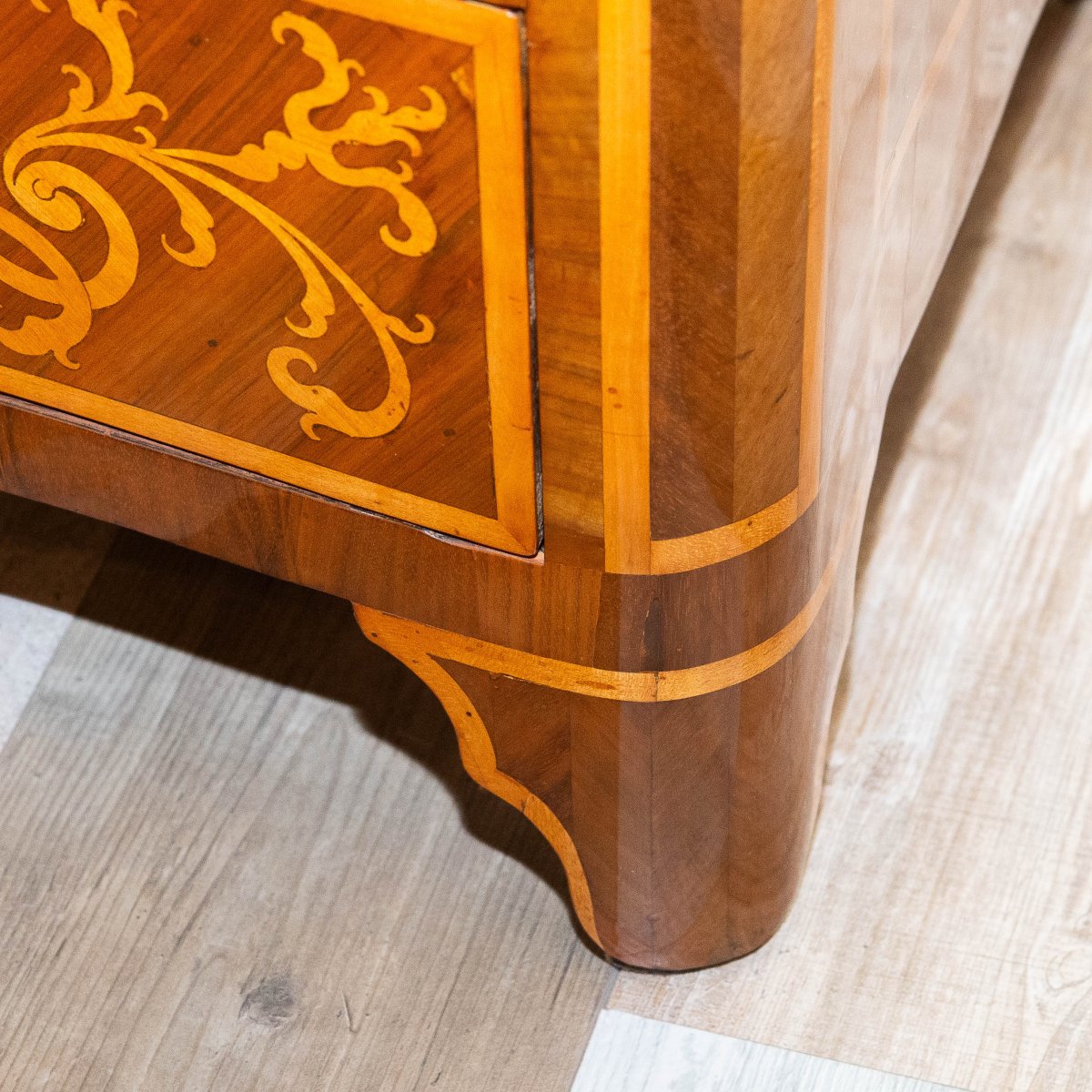 Commode en noyer marqueté, originaire du Piémont, milieu du XVIIIe siècle-photo-3