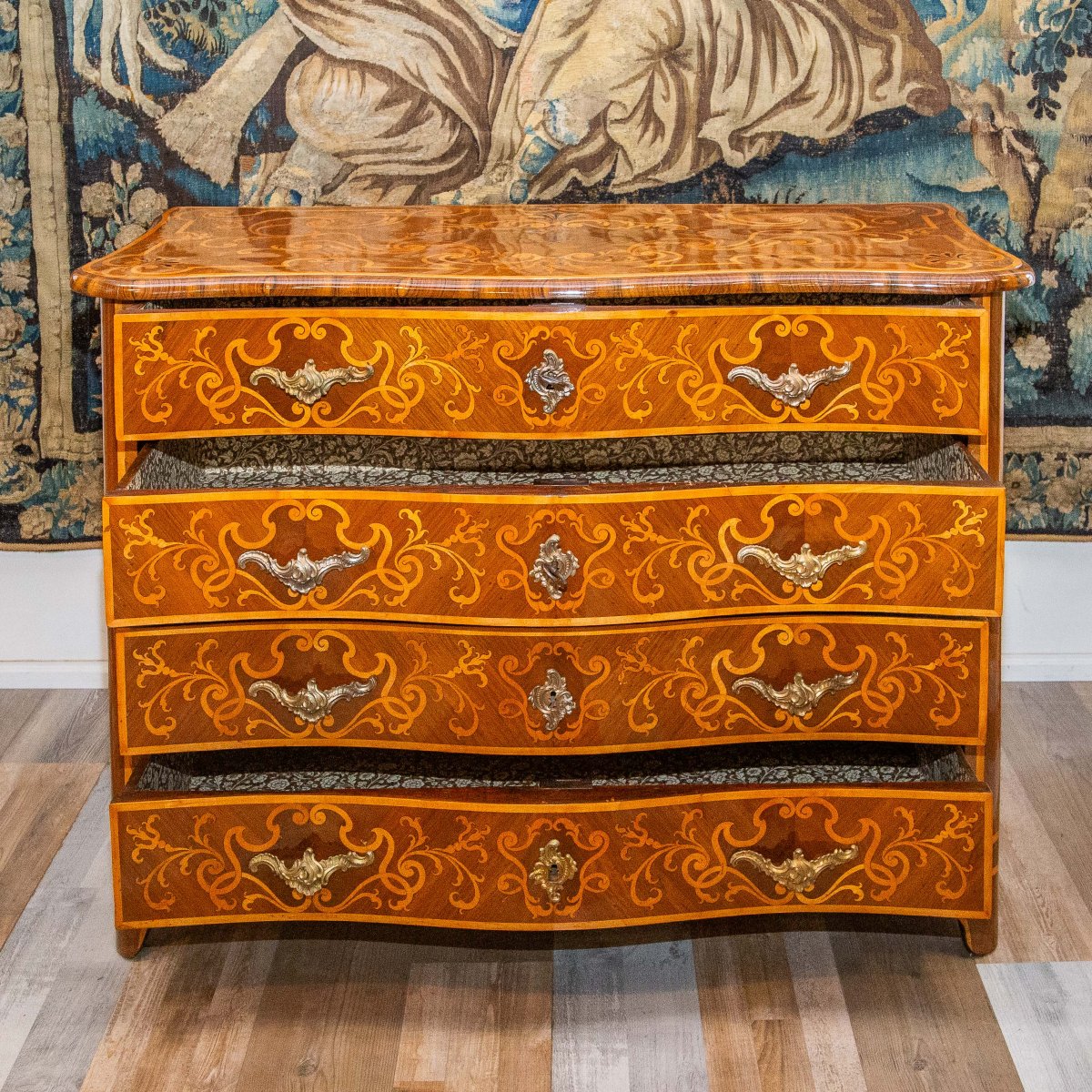 Commode en noyer marqueté, originaire du Piémont, milieu du XVIIIe siècle-photo-4
