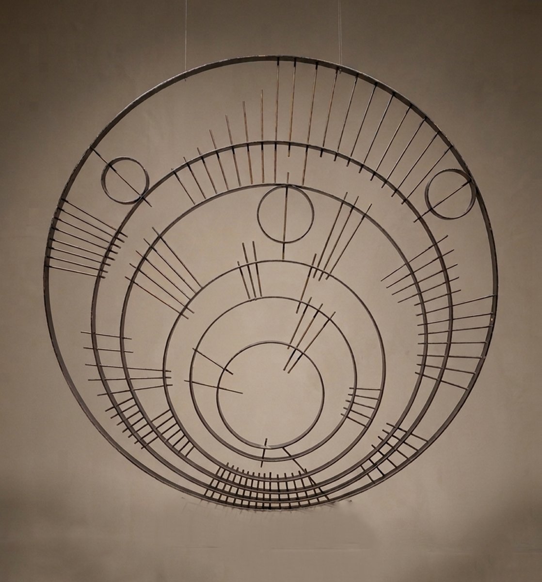 Sculpture murale circulaire en fer, années 70