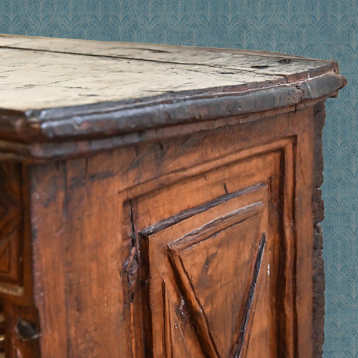 Antique Walnut Sideboard, 16th / 17th Century-photo-4