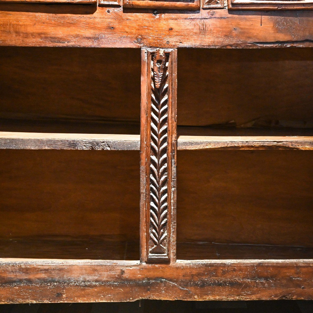 Antique Walnut Sideboard, 16th / 17th Century-photo-6