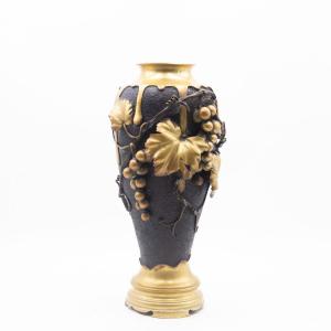 Vase Japonais En Bronze Avec Raisin Et Vigne, Avec Décorations En Laiton Patiné, Fin Du 19e 