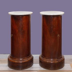 Paire de tables de chevet à colonnes en acajou, 19e siècle  