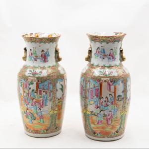 Pair Of Chinese Canton Famille Rose Vases, 19th/20th Century