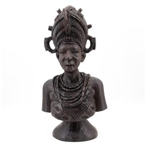 Sculpture africaine en ébène, par Idehen Dick, "Visage d'une femme", signée sur la base