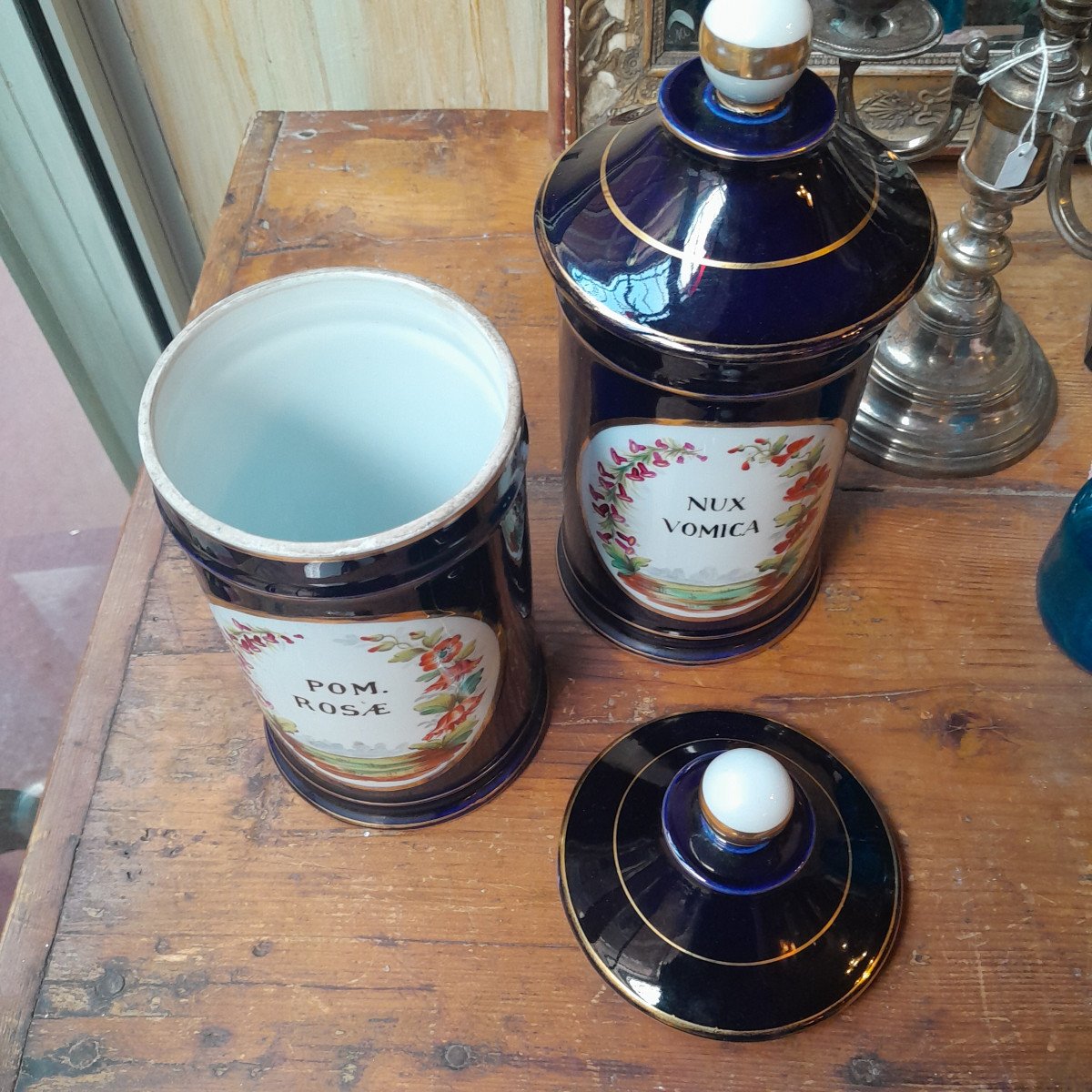 Paire De Pots à Pharmacie En Porcelaine Bleu de four, Dorés à l'Or Fin, Peints à La Main-photo-1