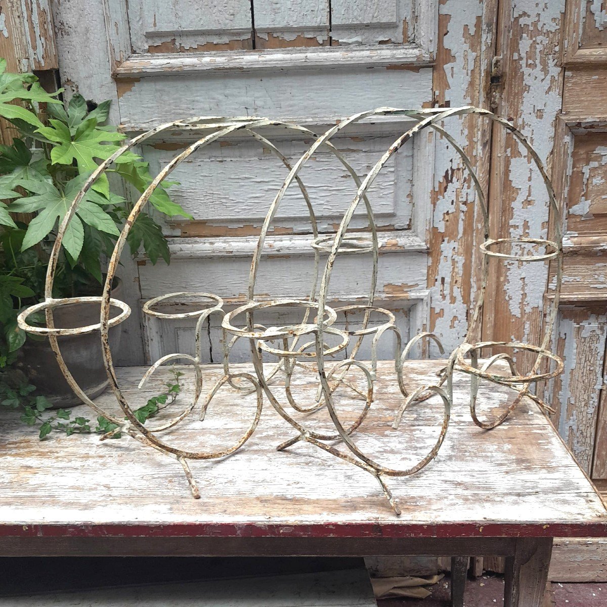 Présentoir à Fleurs, En Fer Forgé Torsadé, Blanc Patiné, 1ère Moitié XXème