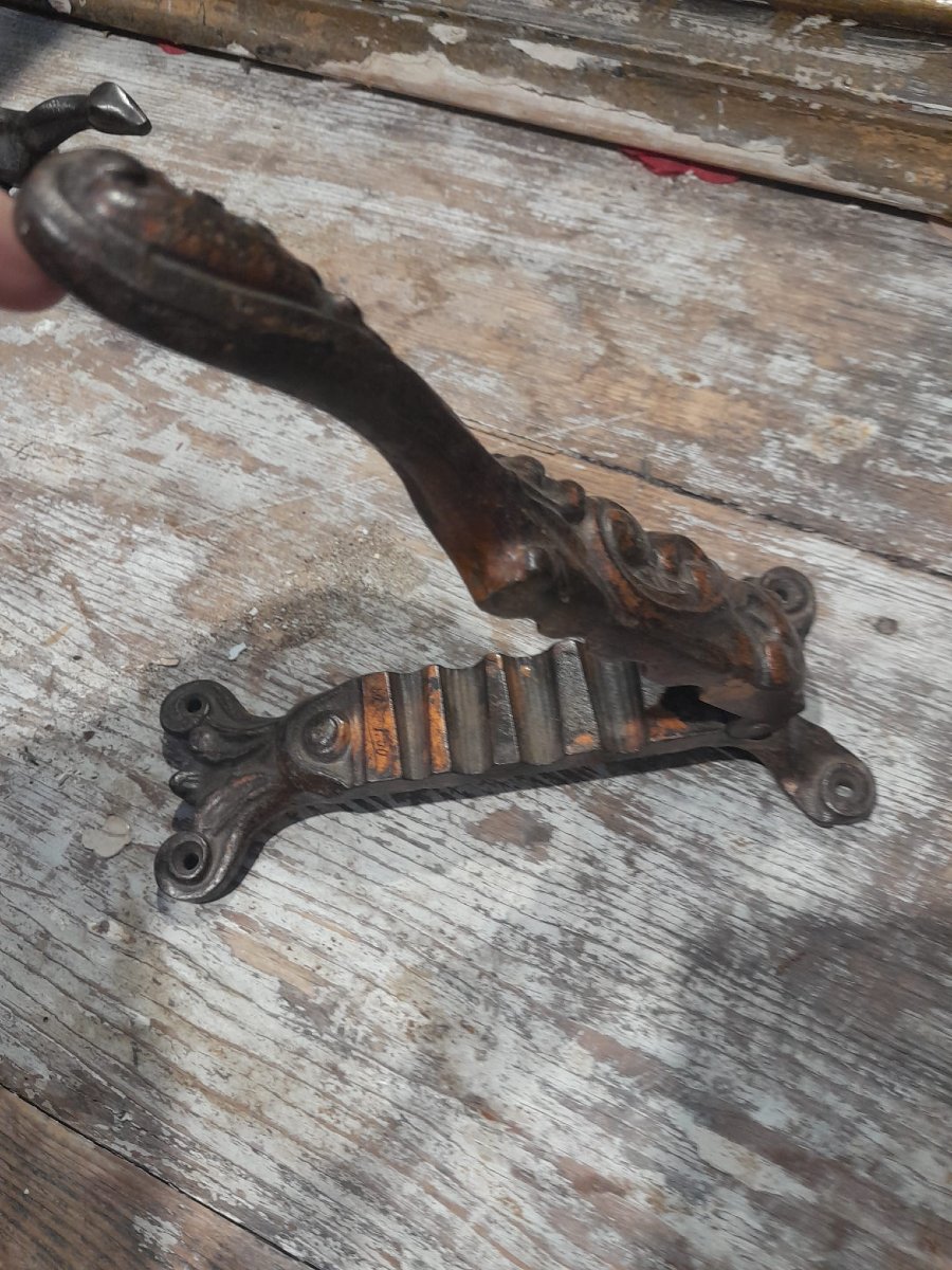 Mâche-bouchon de pharmacie en fonte de fer, XIXÈME-photo-3