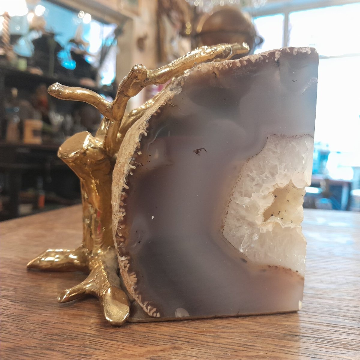 Morceau de géode d'agate polie et corail en bronze doré-photo-2