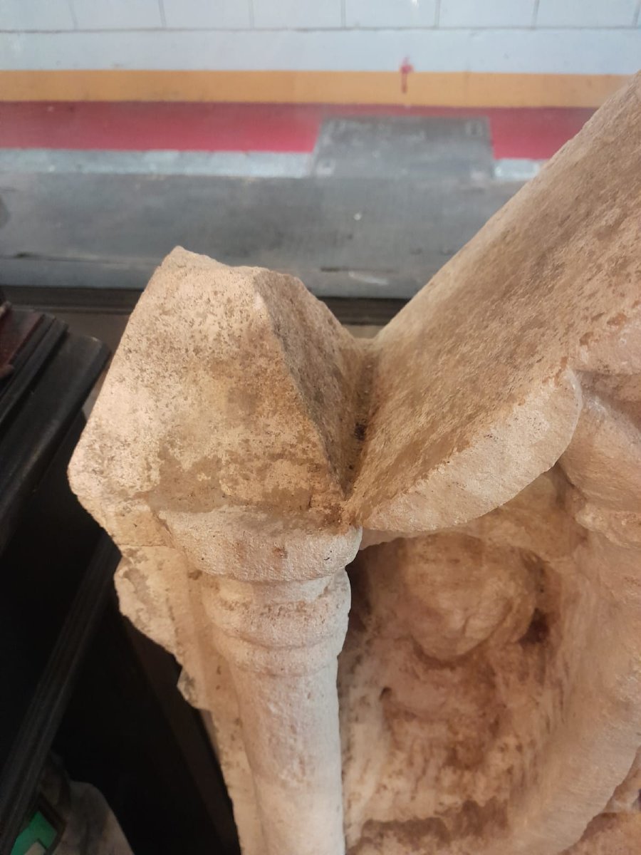 Pierre tombale sculptée, néogothique, représentant le Christ roi et la Pietà, 1894-photo-4