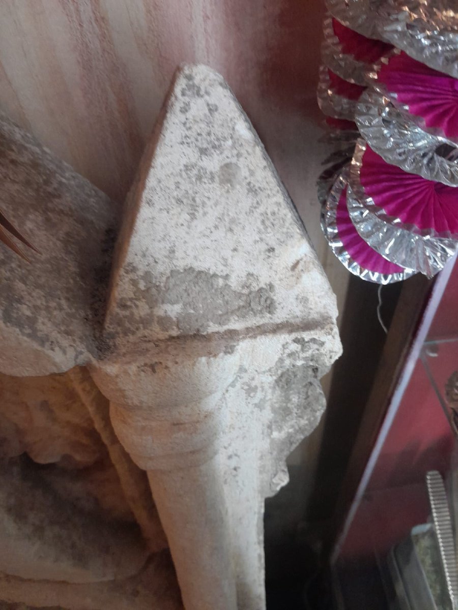 Pierre tombale sculptée, néogothique, représentant le Christ roi et la Pietà, 1894-photo-5