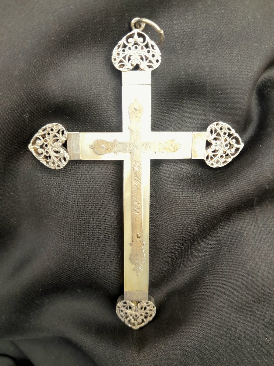 Pendentif Crucifix, nacre et argent ciselé, 1888-photo-2