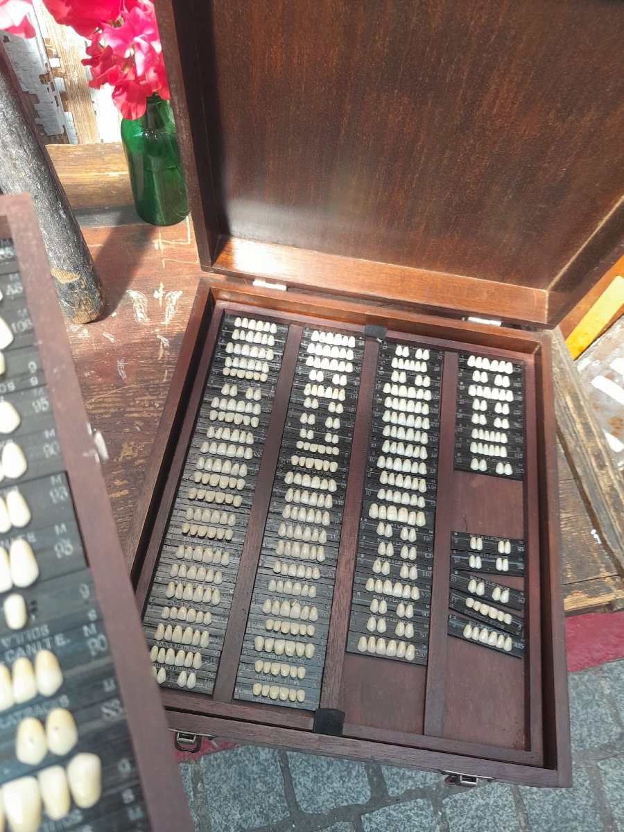 Coffret de 3 plateaux de dents temporaires, années 50-photo-1