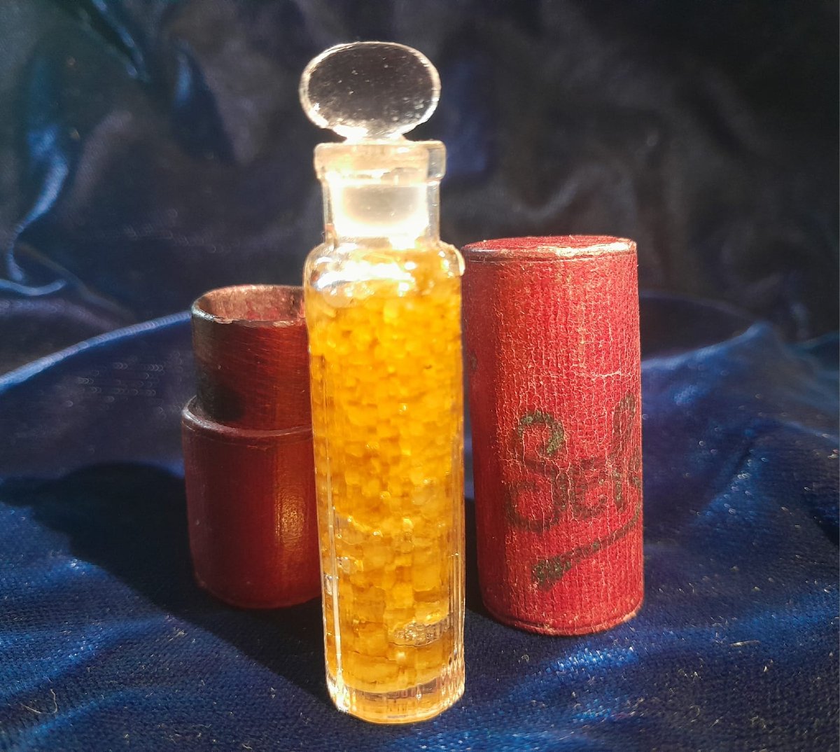Salt Bottle, 1900, With Contents, In Glass And Intact Case-photo-2