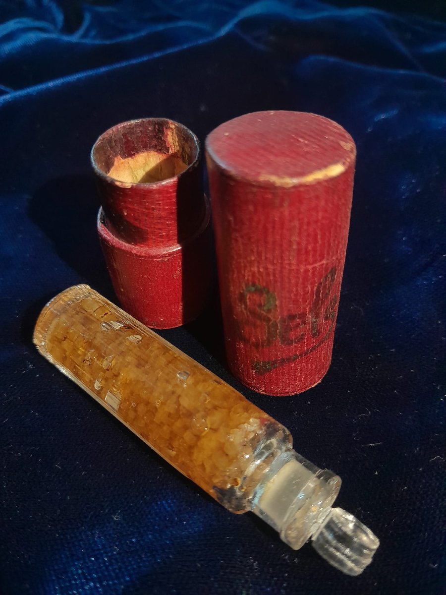 Salt Bottle, 1900, With Contents, In Glass And Intact Case-photo-3