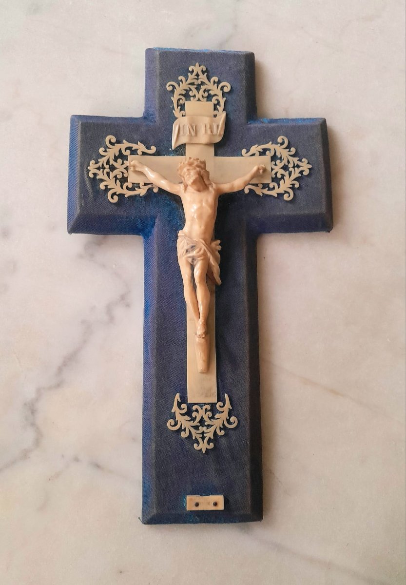 Crucifix mural galalithe et velours bleu, XIXÈME, Napoléon III-photo-4