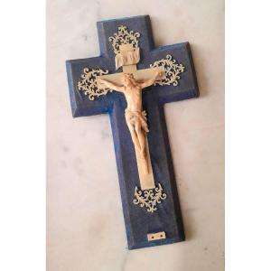 Crucifix mural galalithe et velours bleu, XIXÈME, Napoléon III