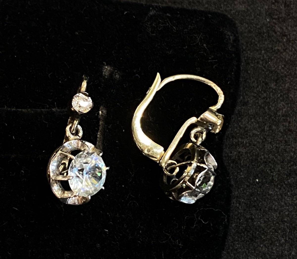 A Pair Of Trembleuse Earrings-photo-3