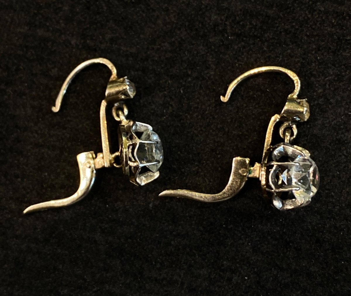 A Pair Of Trembleuse Earrings-photo-4