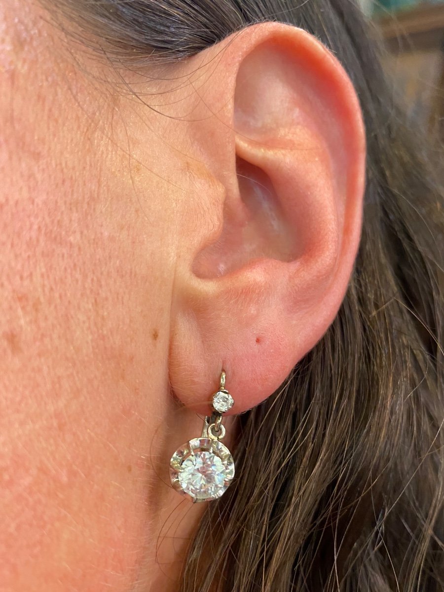 A Pair Of Trembleuse Earrings
