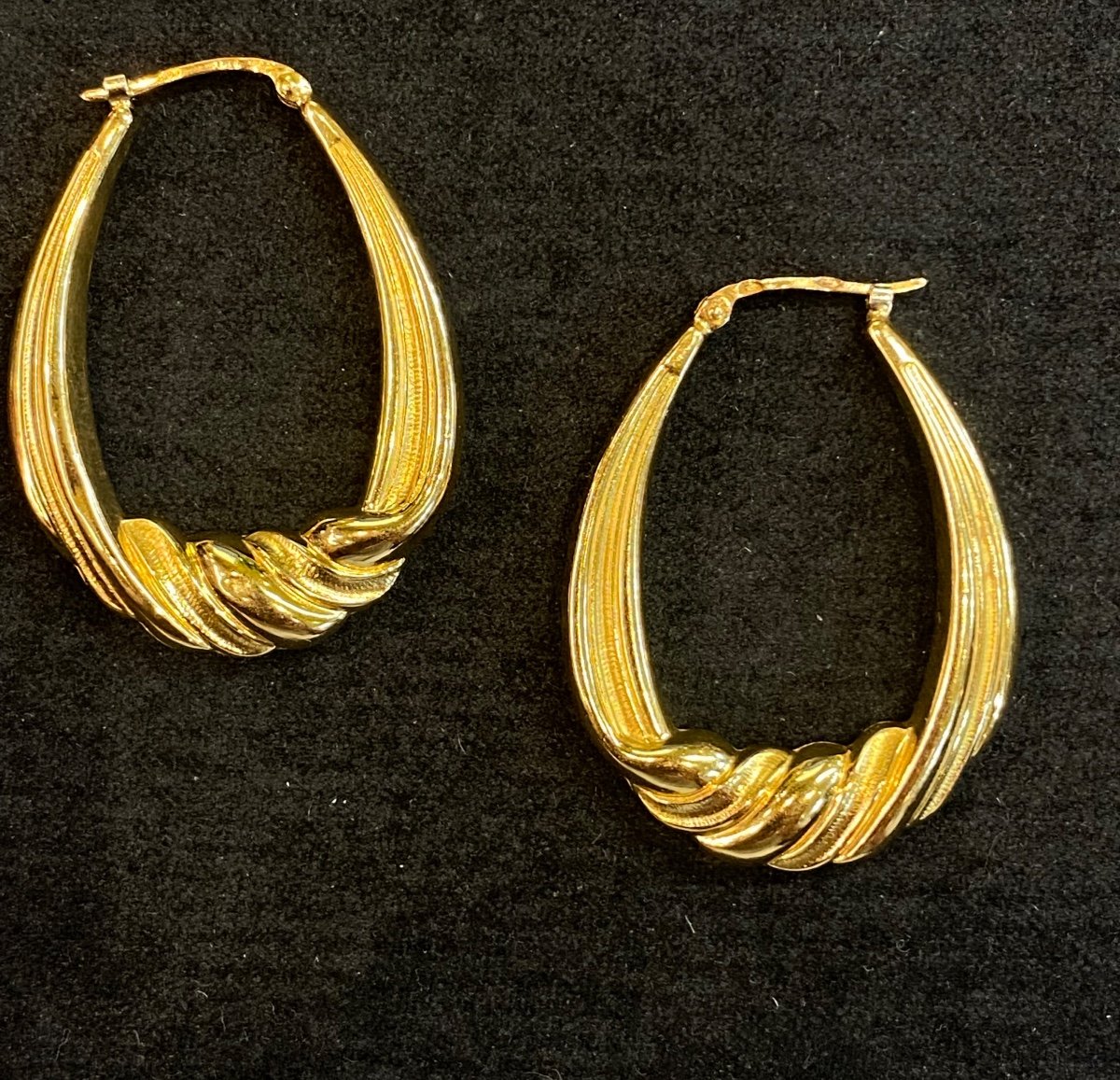 Une Paire De boucles d’oreilles  Créole Ovale 