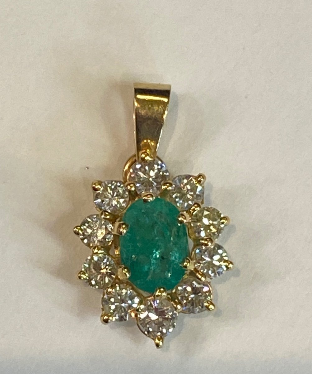 Emerald Pendant Diamonds