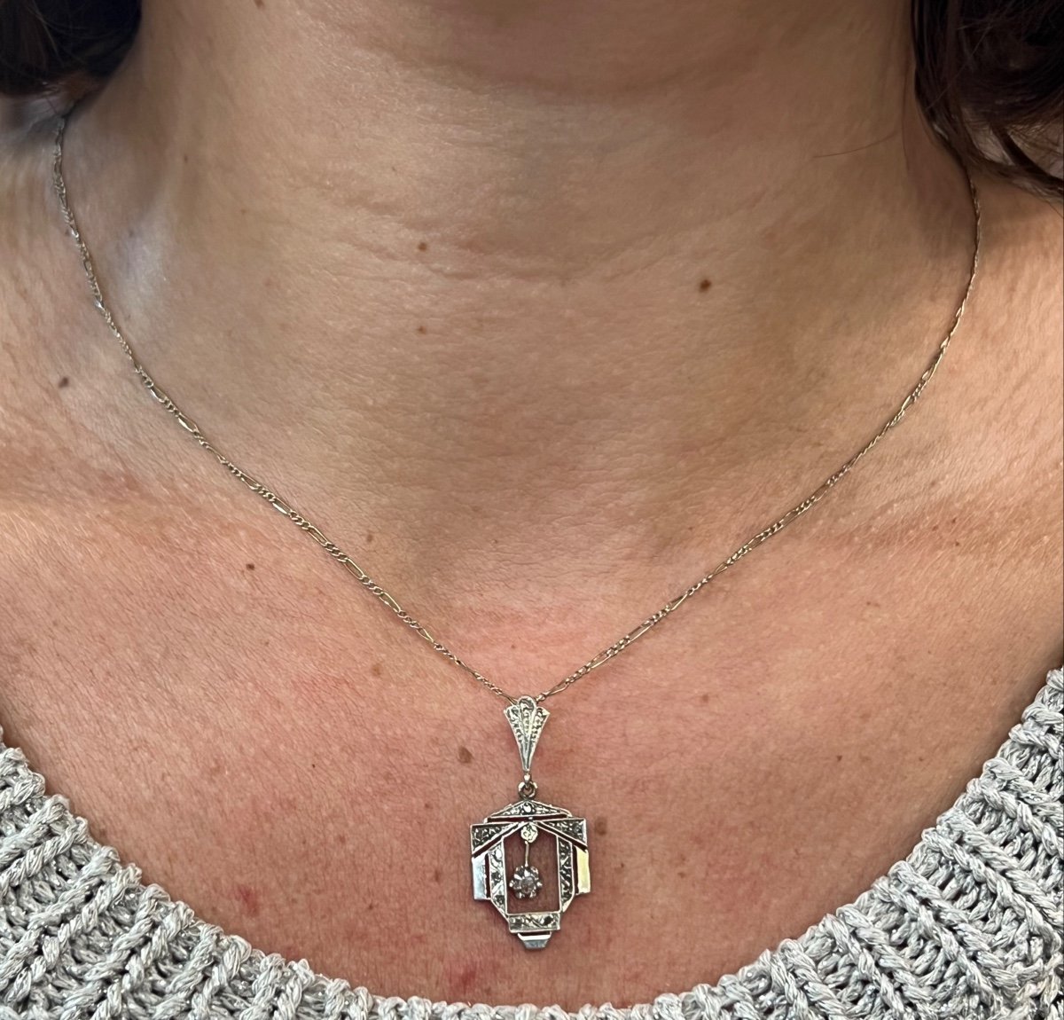 Collier Art Déco roses de diamants  