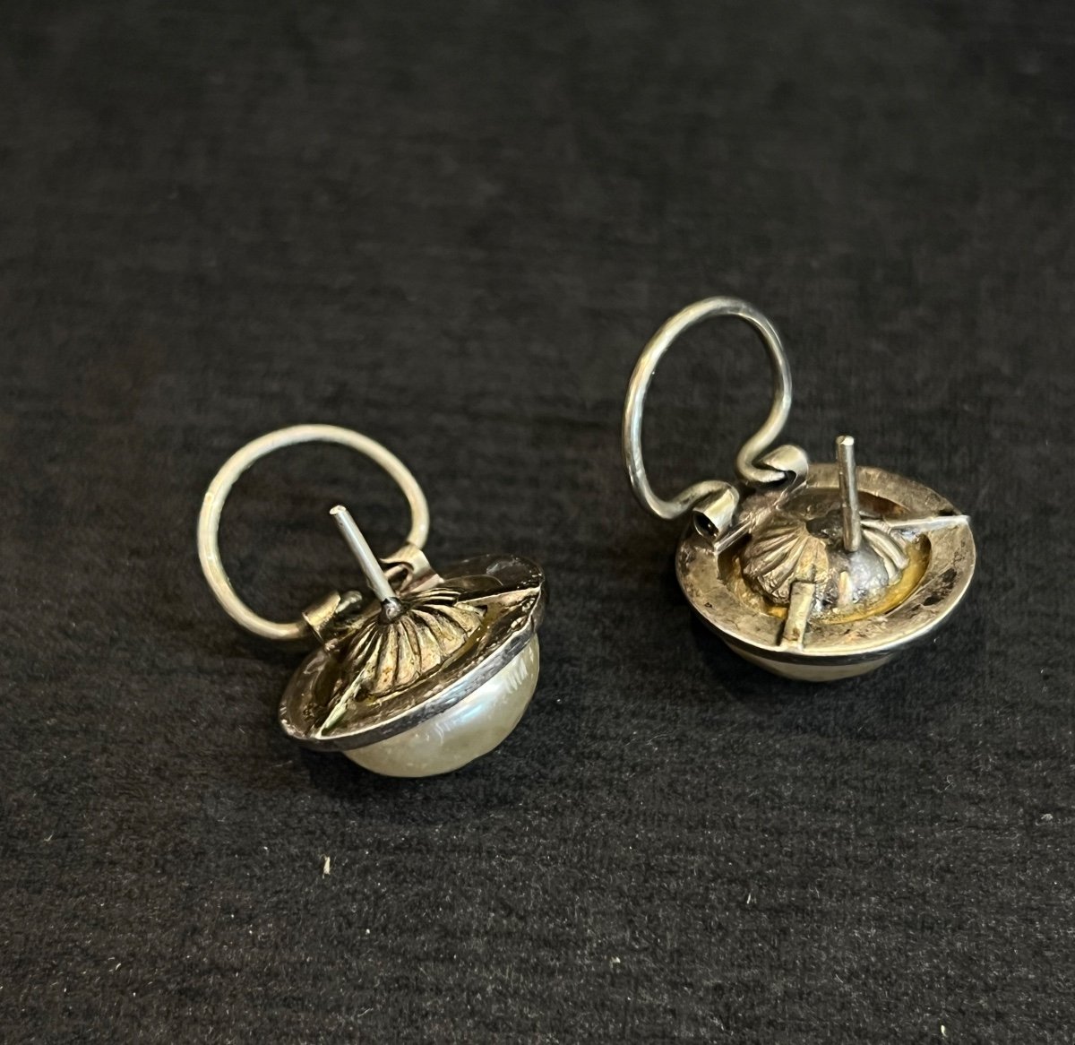 A Pair Of Silver Earrings-photo-2