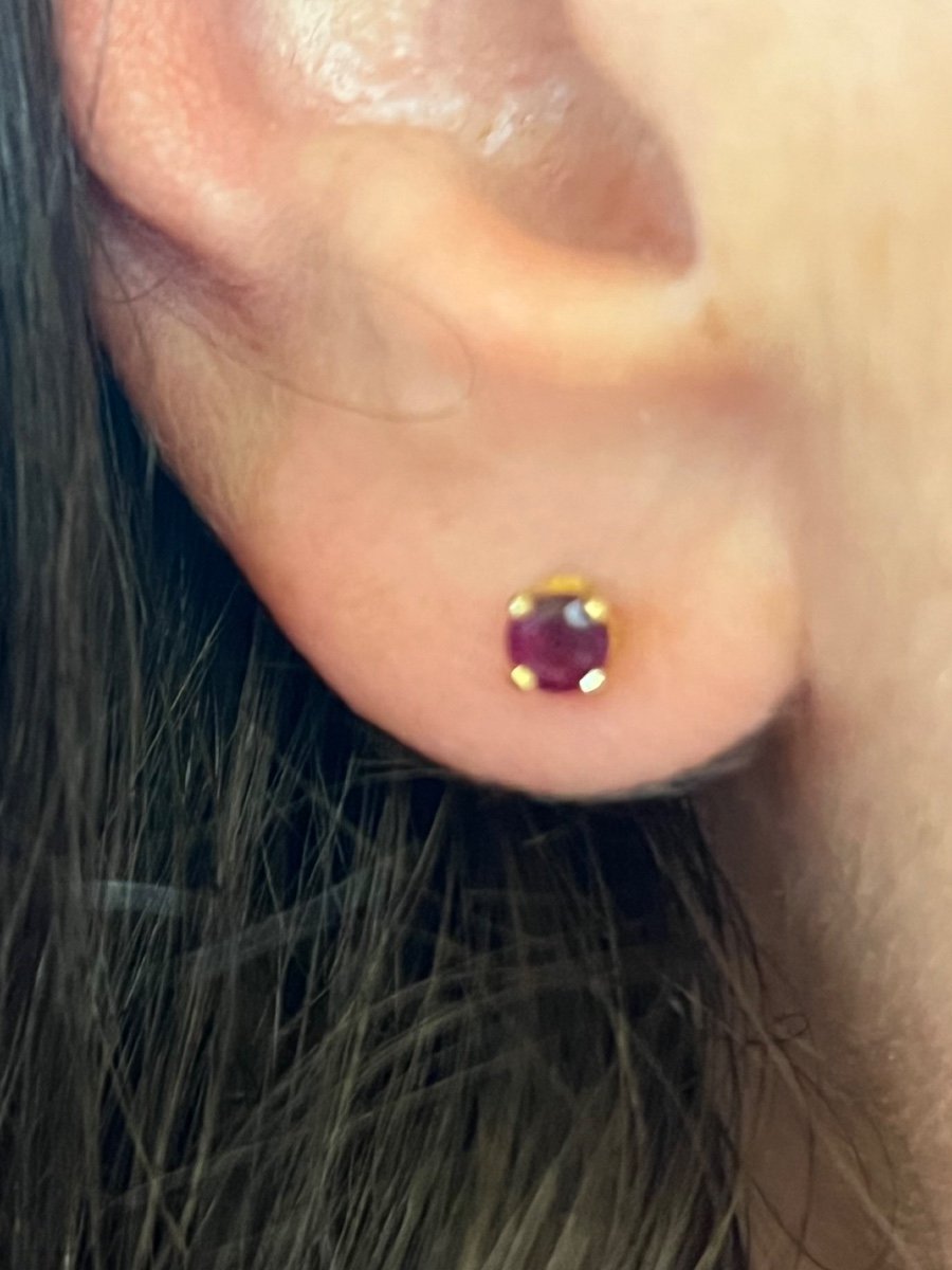 Une Paire De Boucles D’oreilles -photo-3