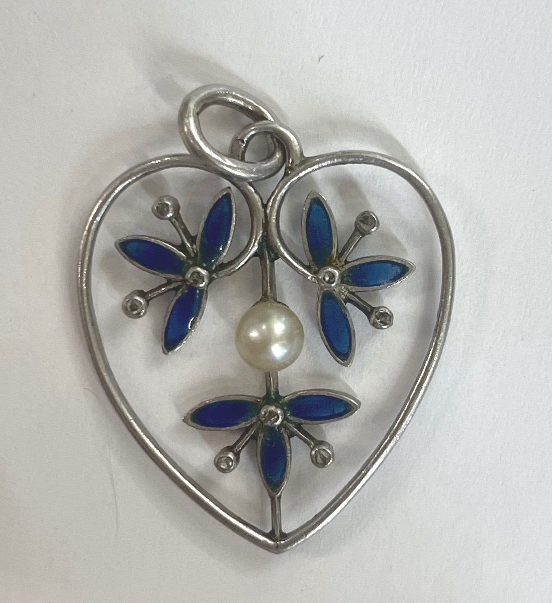 Enamel Heart Pendant With Pearl And Diamonds-photo-3