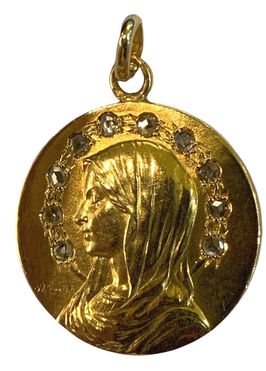 Médaille Vierge entourée de roses de diamants