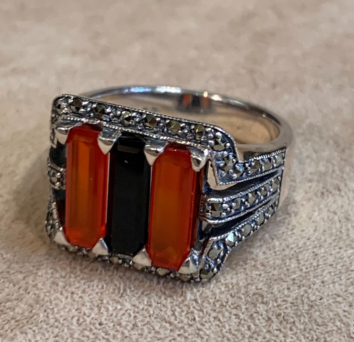 Silver And Carnelian Tank Ring-photo-2
