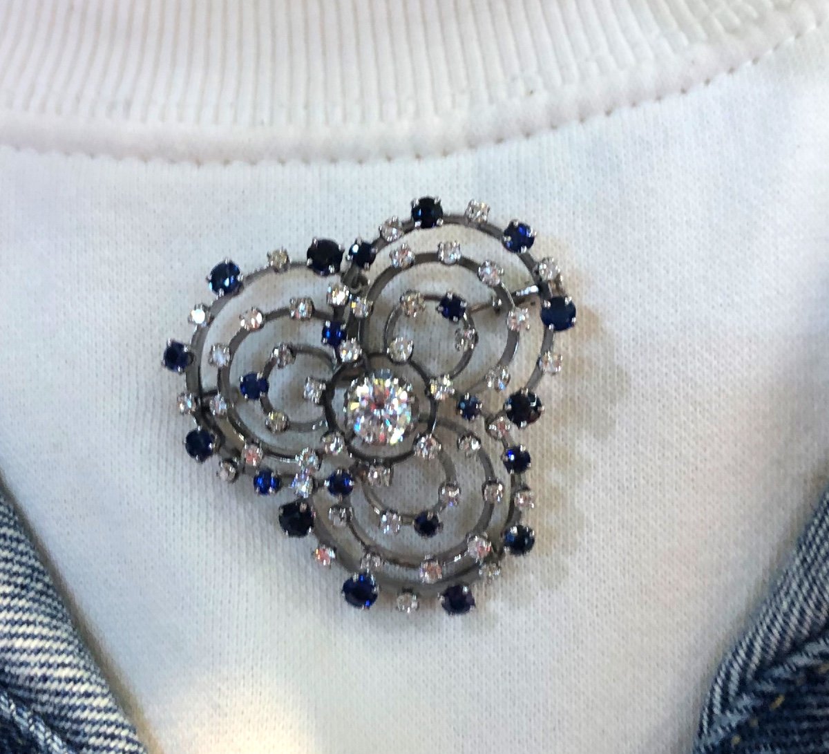 Pendant And Brooch Sapphires Diamonds-photo-1