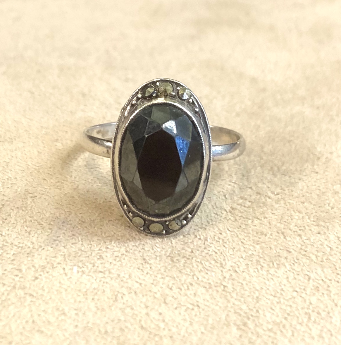 Oval Ring