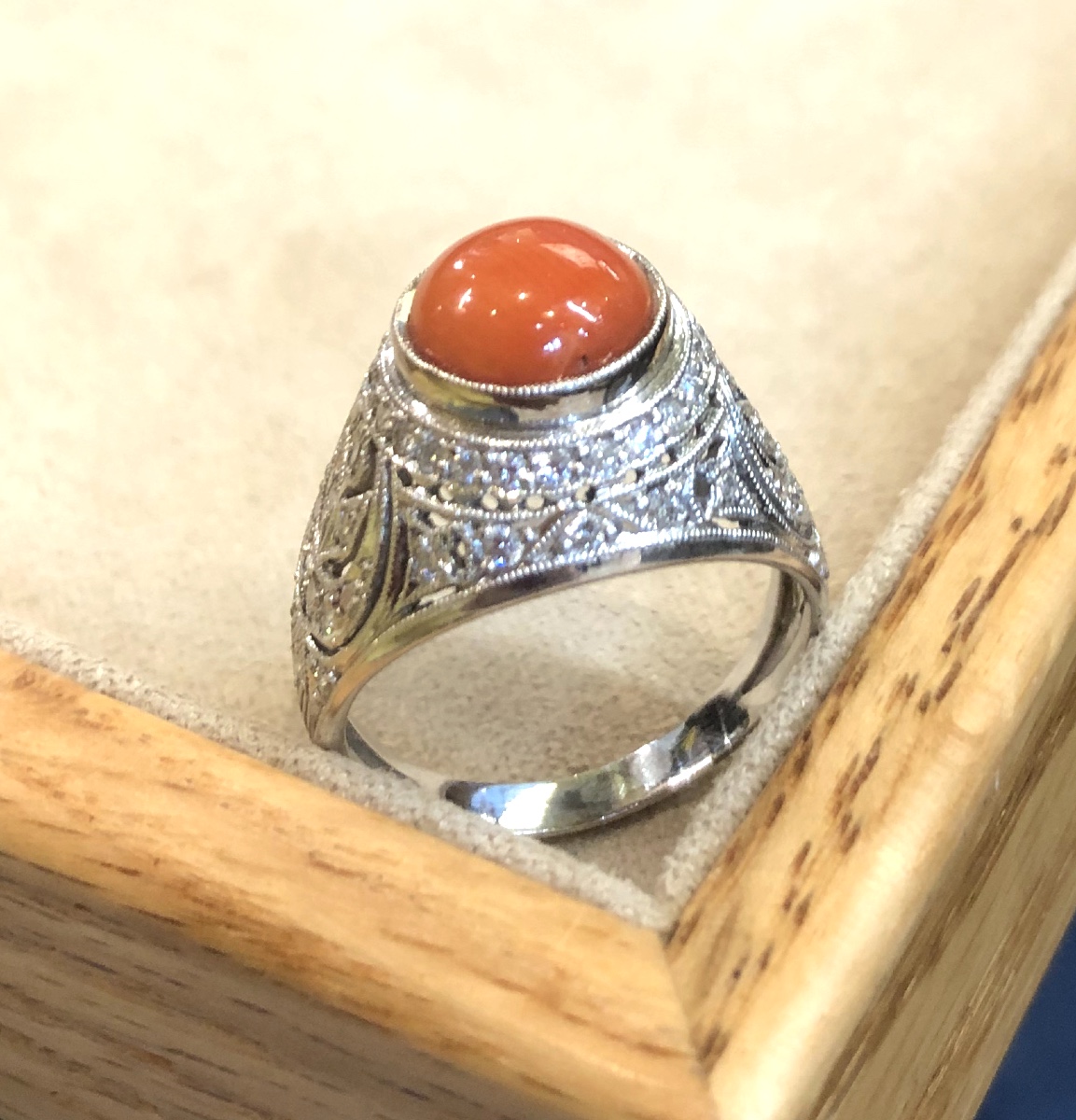 Bague corail et diamants