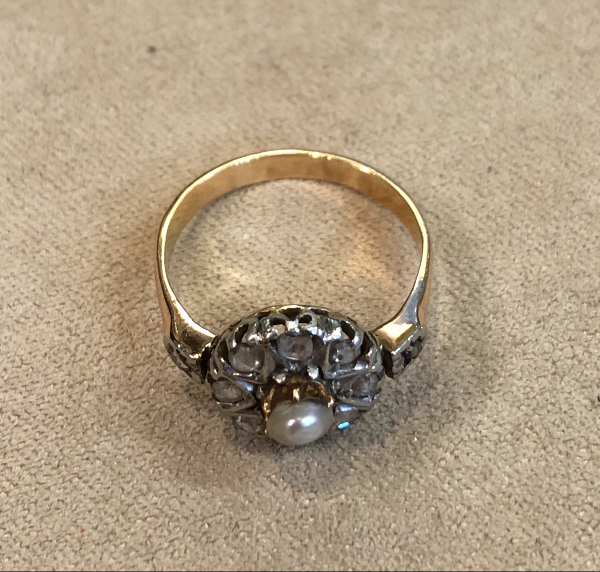 bague or fleur avec perle au centre -photo-6