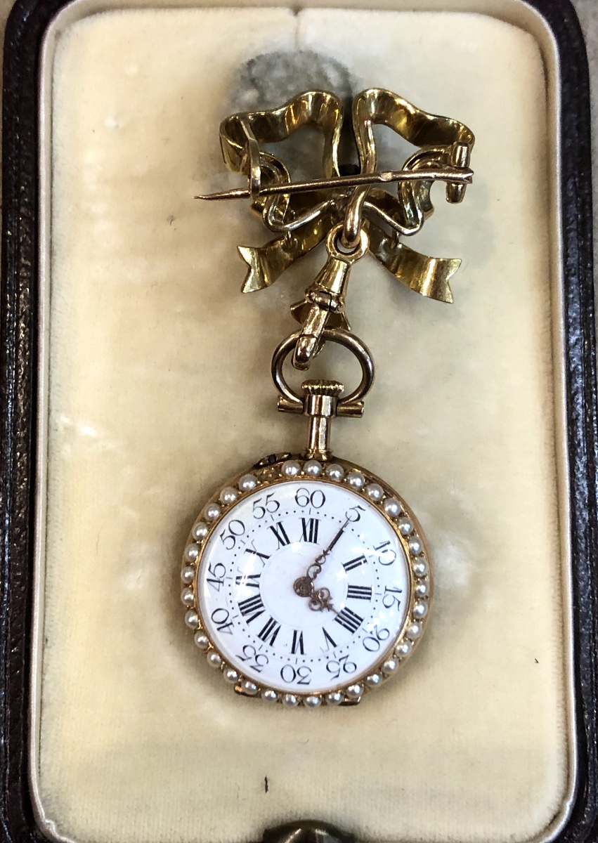 Pocket Watch With Fine Pearls On Both Sides With Its Watch Holder -photo-1