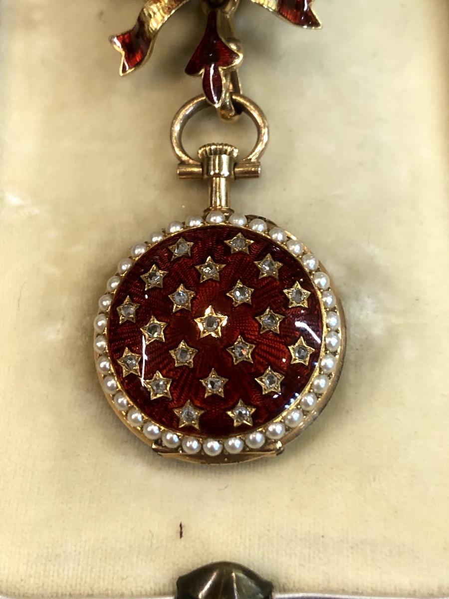 Pocket Watch With Fine Pearls On Both Sides With Its Watch Holder -photo-3
