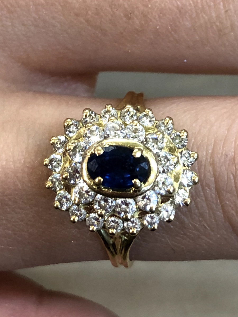 bague saphir bleu et spahirs blancs
