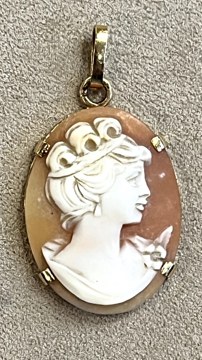 Cameo Pendant 