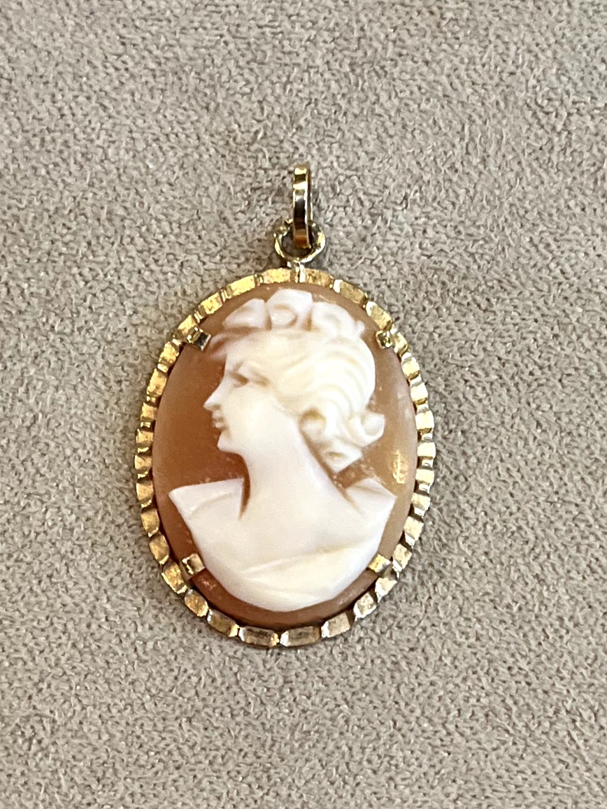 Pendentif Camée