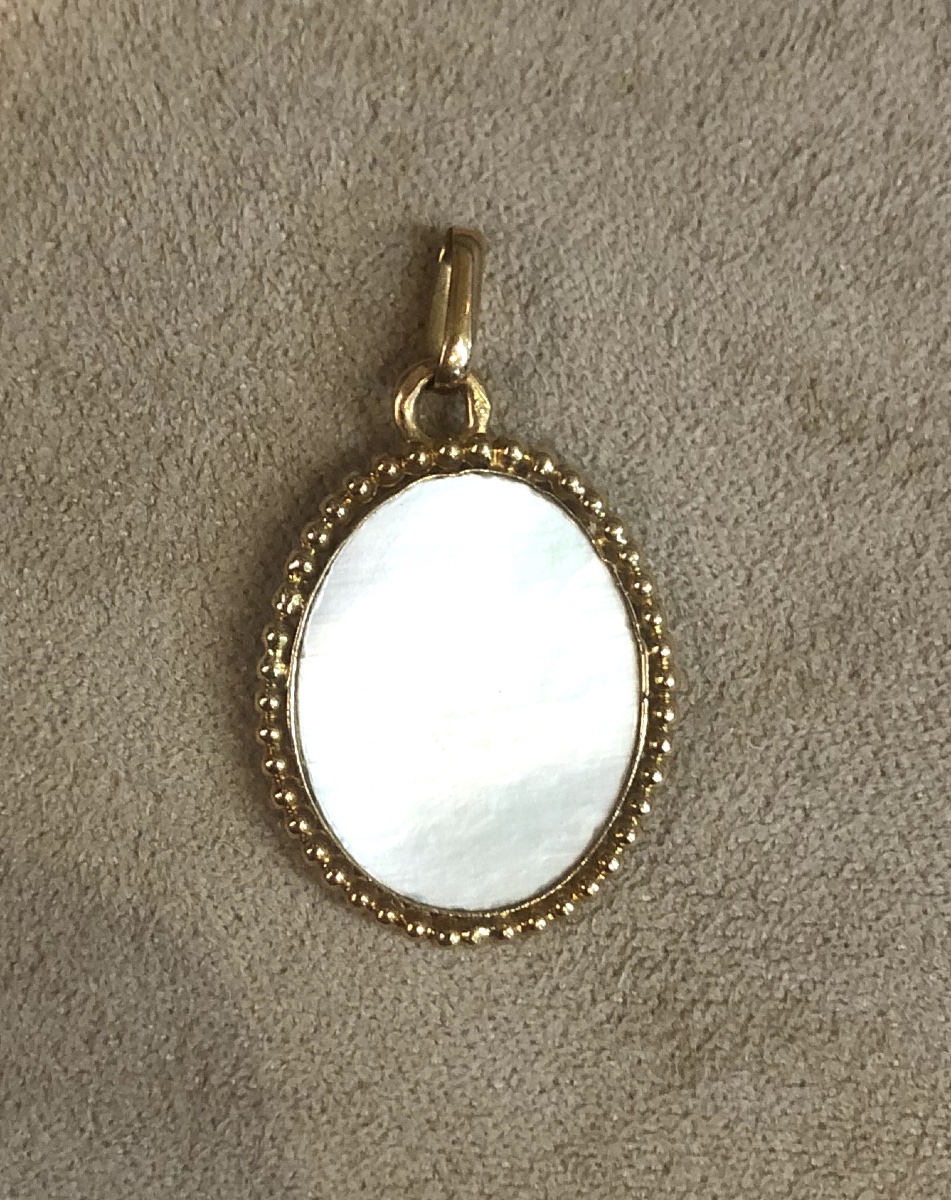 Virgin Medal-photo-1