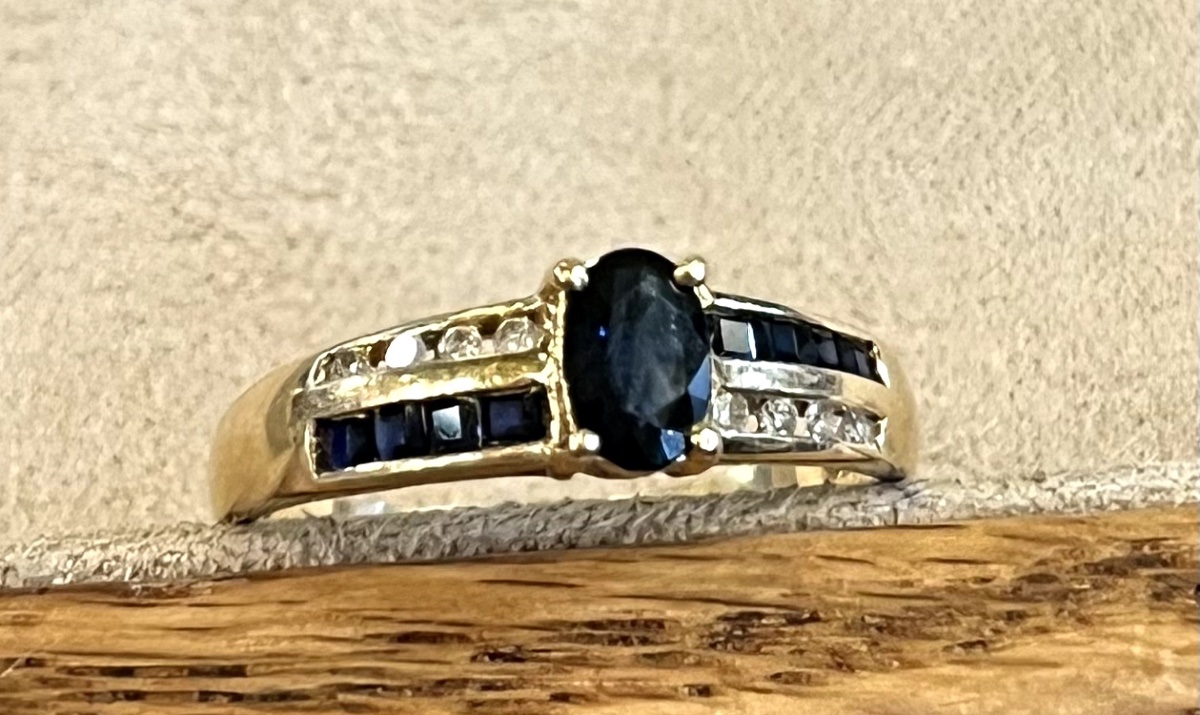 Sapphire And Diamond Band Ring -photo-5