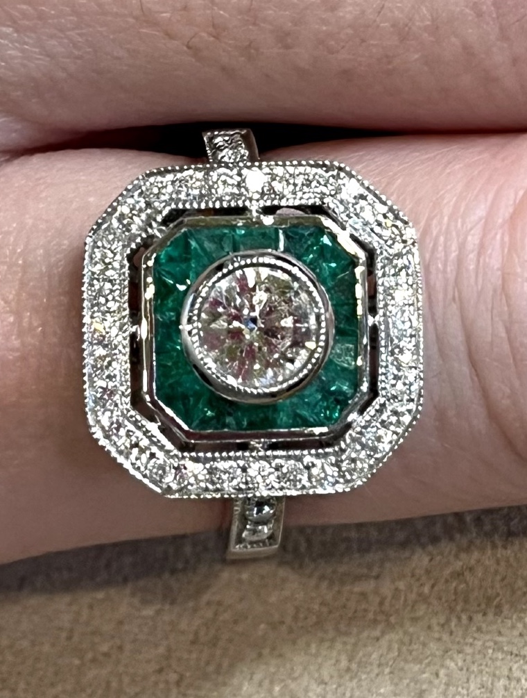 Bague Emeraudes et diamants 