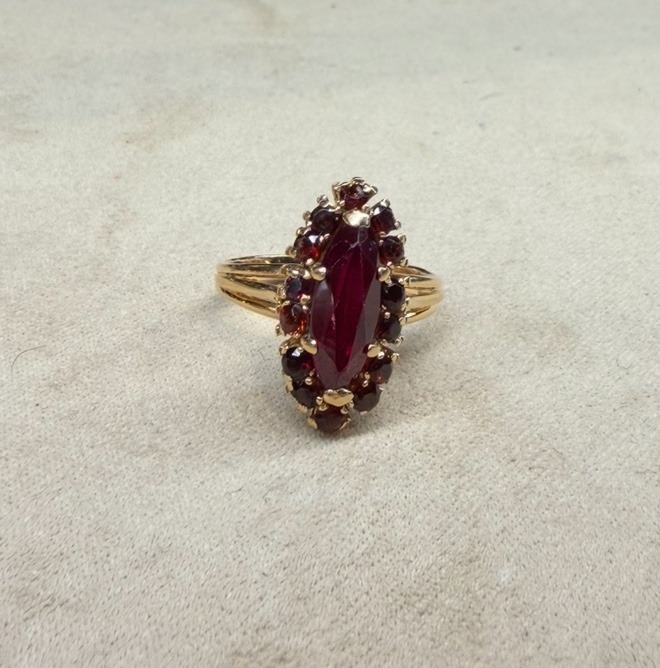 Bague marquise grenats