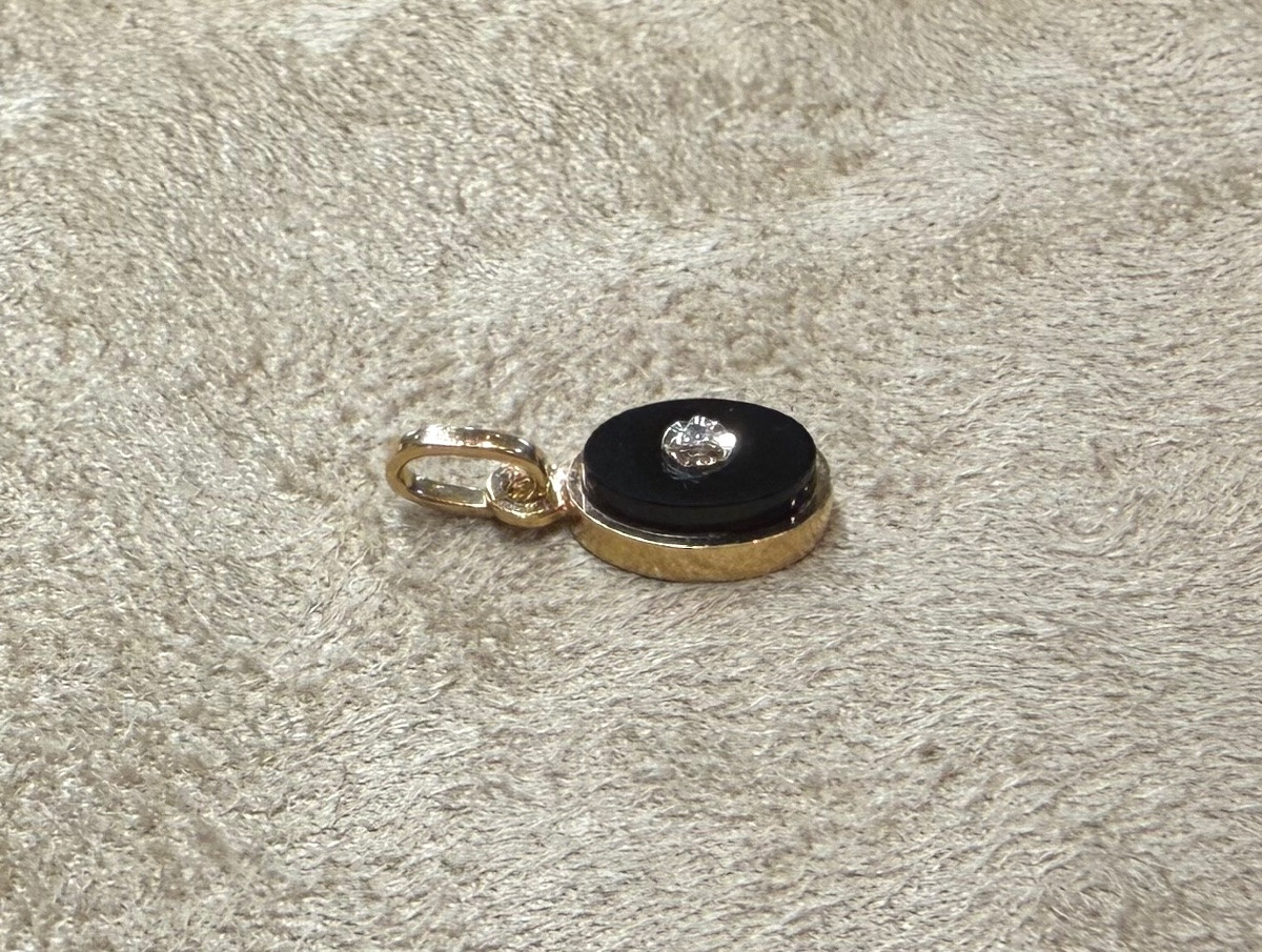 Onyx And Diamond Pendant -photo-2